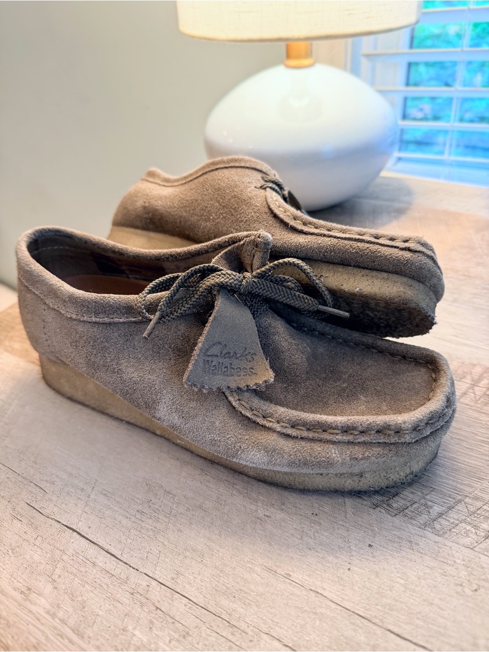 Clarks Wallabee Suede Mocassin in Taupe Brown